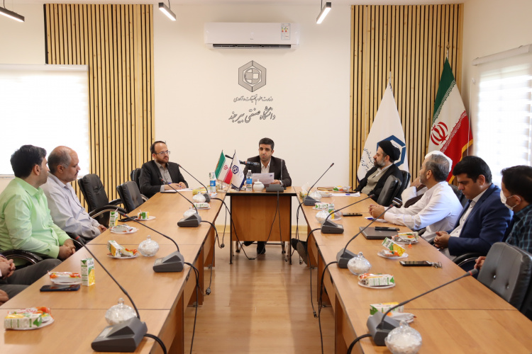 برگزاری نشست هم‌اندیشی اساتید دانشگاه صنعتی بیرجند با محوریت جنگ تحمیلی ۱۲ روزه، ابعاد و پیامدها